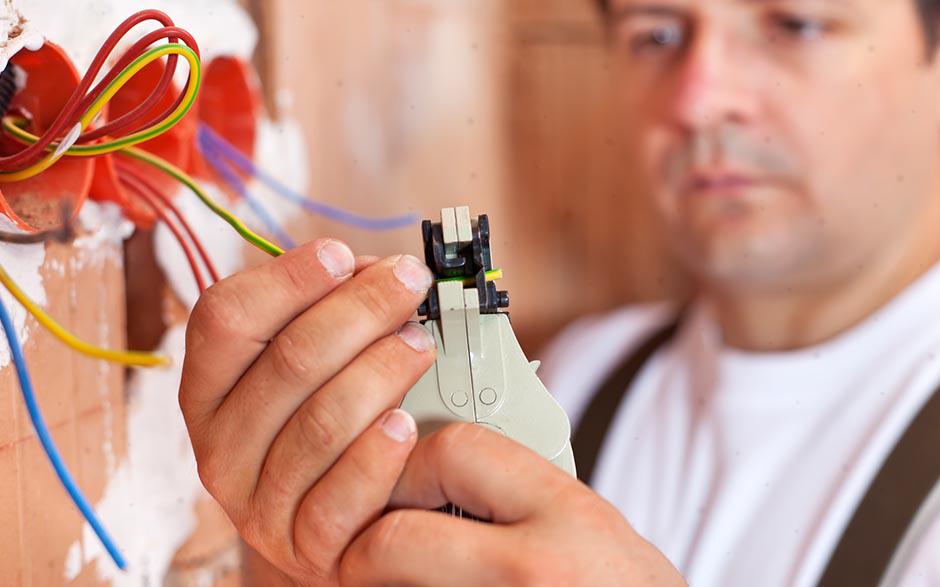 travail électricien Aubergenville